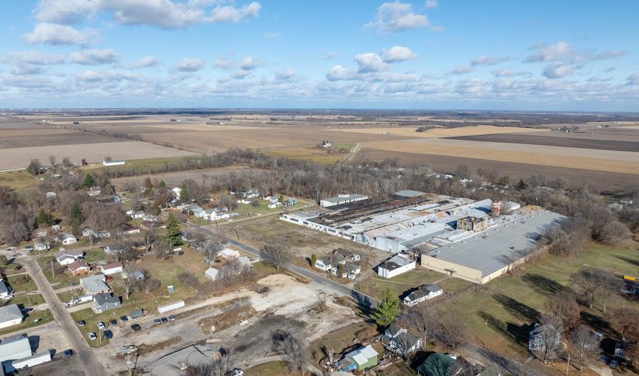 801 N MAIN St, Abingdon, IL 61410 - 0 Beds, 0 Bath