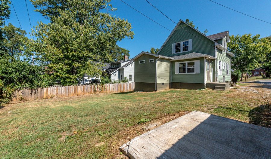1431 Remsen St, Alcoa, TN 37701 - 3 Beds, 2 Bath
