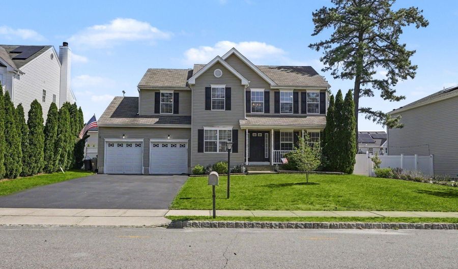 8 Avalon Ave, Barnegat, NJ 08005 - 4 Beds, 3 Bath