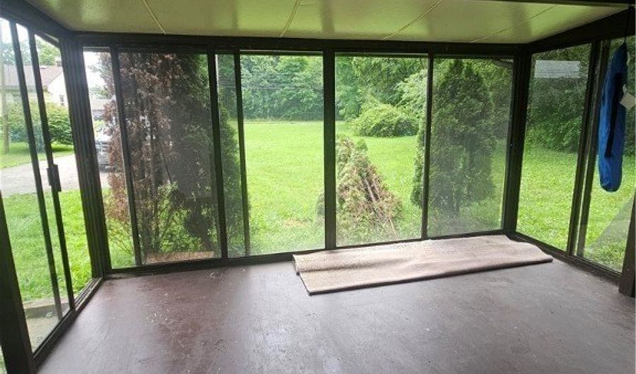 72 Idaho Rd, Austintown, OH 44515 - 2 Beds, 1 Bath