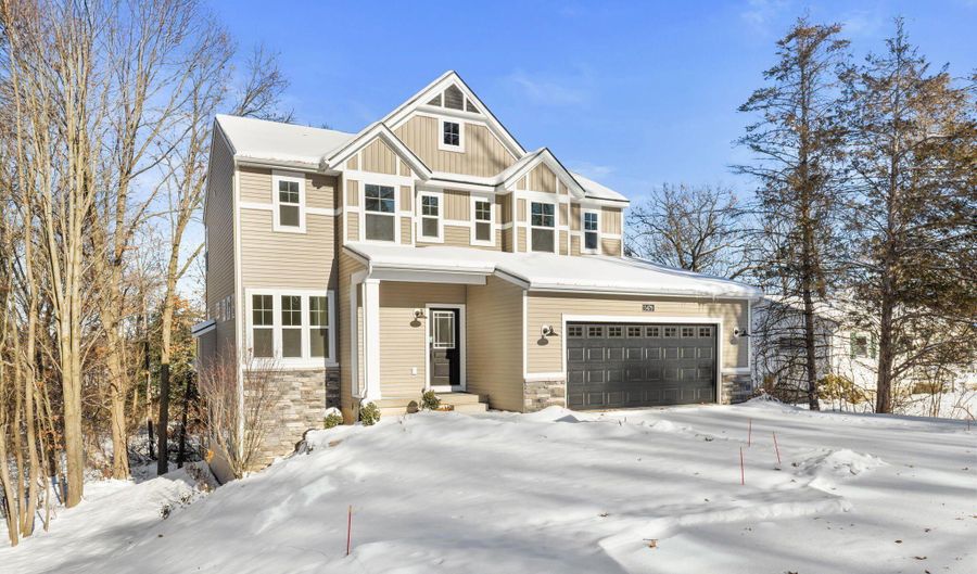 5479 Ada Dr SE, Ada, MI 49301 - 5 Beds, 4 Bath