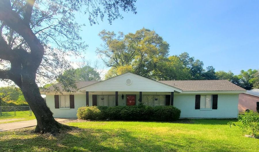 929 Lindh Rd, Gulfport, MS 39507 - 3 Beds, 3 Bath