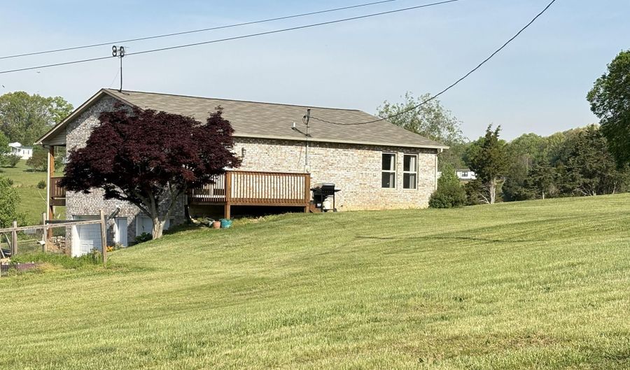 306 Marys Chapel Rd, Bean Station, TN 37708 - 2 Beds, 2 Bath