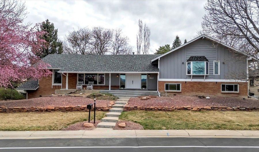 1296 Aspen St, Broomfield, CO 80020 - 6 Beds, 6 Bath