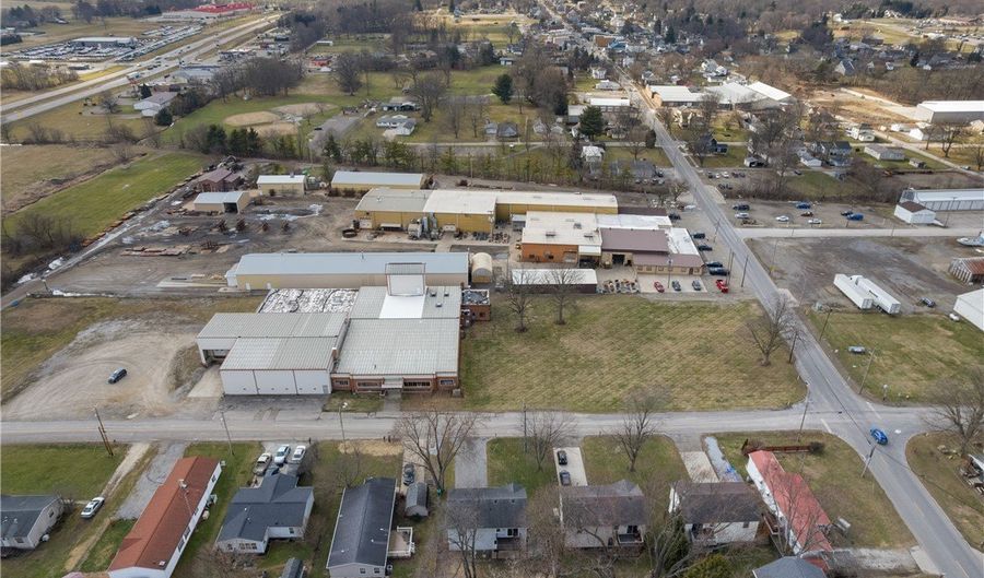 43 S Cochran St, Dalton, OH 44618 - 3 Beds, 2 Bath