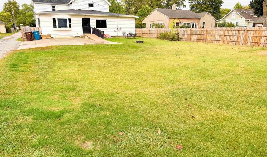 726 N Jackson St, Auburn, IN 46706 - 4 Beds, 2 Bath