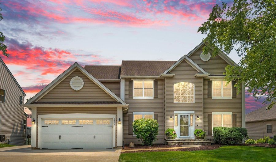 1521 Boulder Bluff Ln, Algonquin, IL 60102 - 4 Beds, 4 Bath