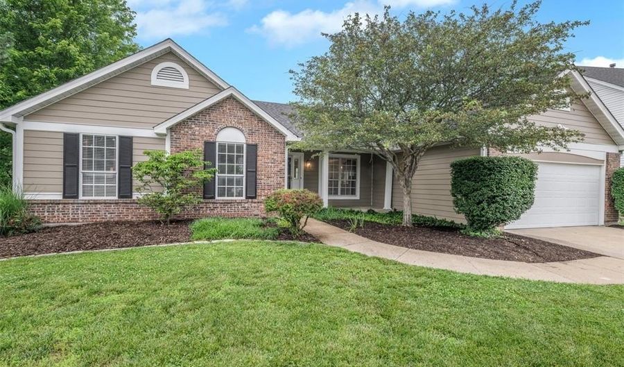 305 Arbor Glen Dr, Ballwin, MO 63021 - 3 Beds, 3 Bath