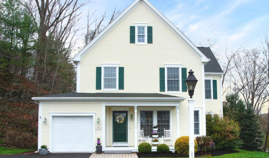 15 Rockledge Ln, Canton, CT 06019 - 3 Beds, 3 Bath