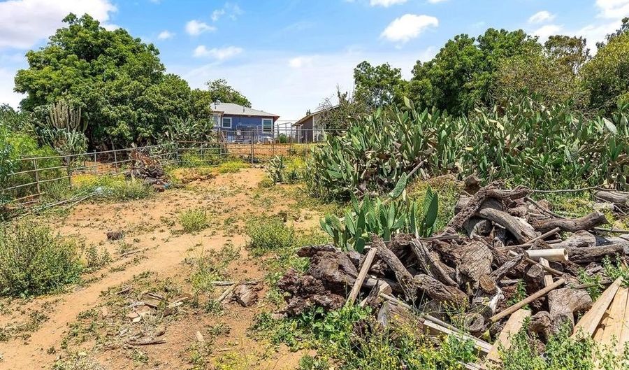 2163 Gracey Ln, Fallbrook, CA 92028 - 2 Beds, 1 Bath