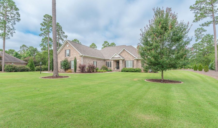 597 Wentworth Cir, Aiken, SC 29803 - 3 Beds, 5 Bath