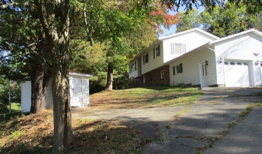 82 Stonecroft Dr, Horseheads, NY 14845 - 4 Beds, 2 Bath