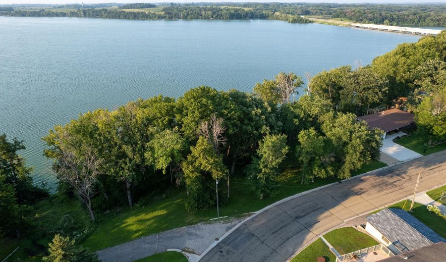 1701 Oakwood Ter, Albert Lea, MN 56007 - 0 Beds, 0 Bath