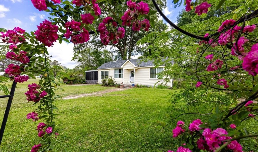 8495 Comite Dr, Baker, LA 70714 - 3 Beds, 2 Bath