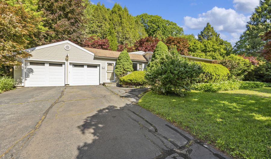 205 Mountain Rd, Cheshire, CT 06410 - 3 Beds, 2 Bath