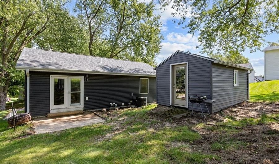 302 N Pratt St, Anamosa, IA 52220 - 3 Beds, 2 Bath