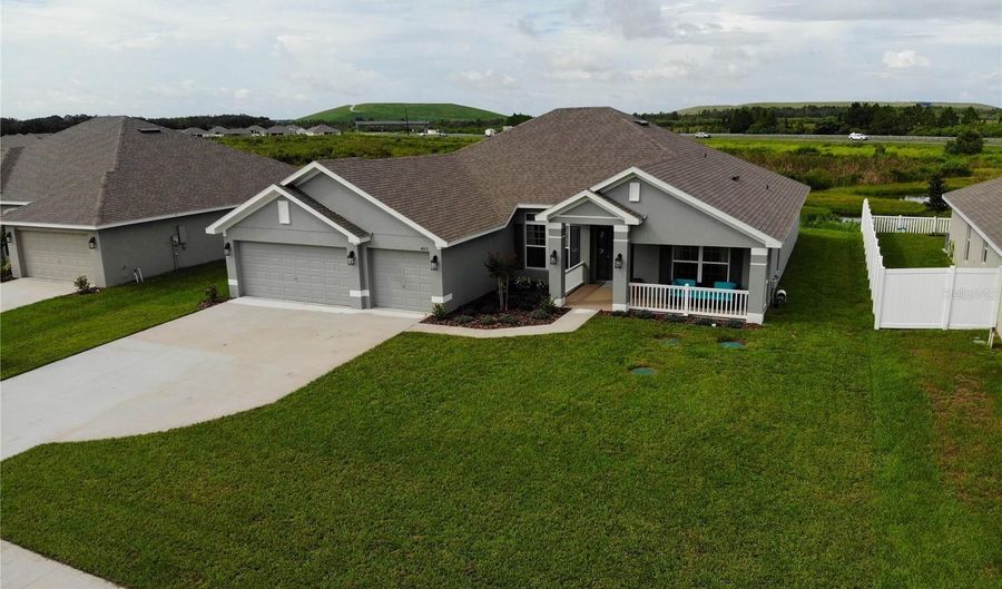 4019 TULLAMORE Ln, Auburndale, FL 33823 - 4 Beds, 3 Bath