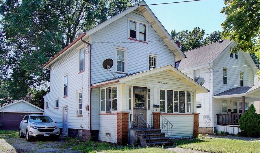 176 E Ido Ave, Akron, OH 44301 - 4 Beds, 2 Bath