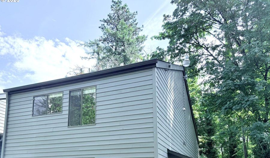 6745 SW SCHOLLS FERRY Rd 38, Beaverton, OR 97008 - 2 Beds, 2 Bath