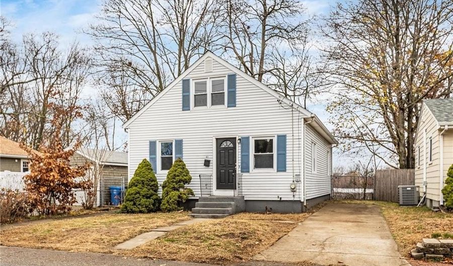41 Gleason St, Cranston, RI 02910 - 4 Beds, 2 Bath