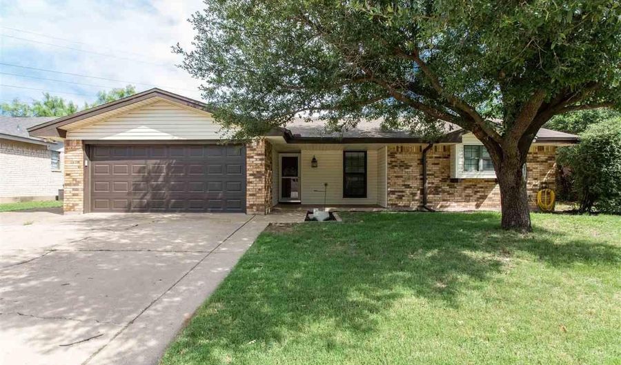 4516 MISTY VALLEY St W, Wichita Falls, TX 76310 - 3 Beds, 2 Bath