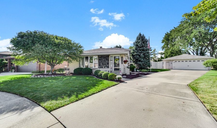12132 S James Dr, Alsip, IL 60803 - 3 Beds, 2 Bath