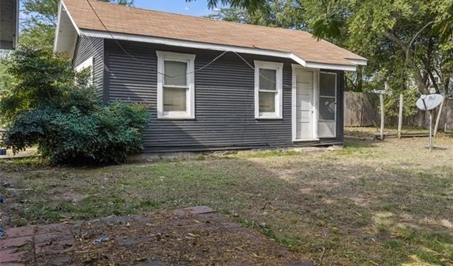 1317 3rd Ave SW, Ardmore, OK 73401 - 3 Beds, 2 Bath