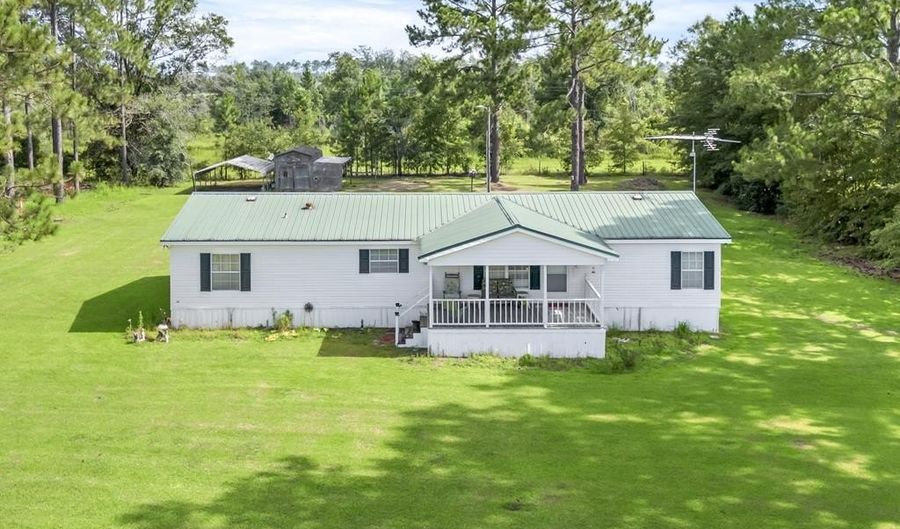 1694 Christopher Cove Rd, Albany, GA 31705 - 3 Beds, 2 Bath