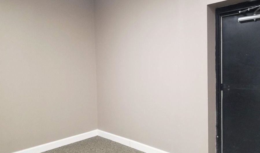 1116 J St, Auburn, NE 68305 - 0 Beds, 2 Bath