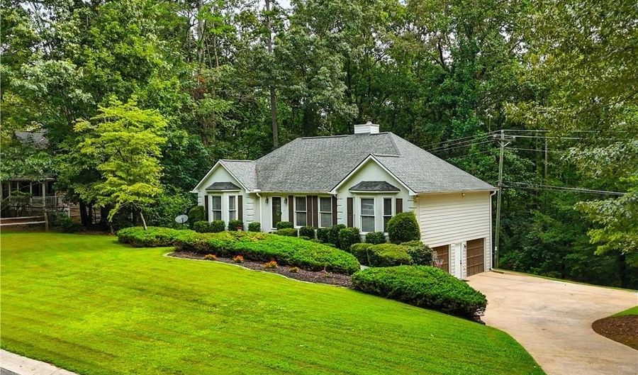 1023 Laurel Lake Dr, Ball Ground, GA 30107 - 3 Beds, 2 Bath