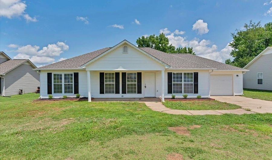 28221 Nuke Whitt Ln, Ardmore, AL 35739 - 3 Beds, 2 Bath