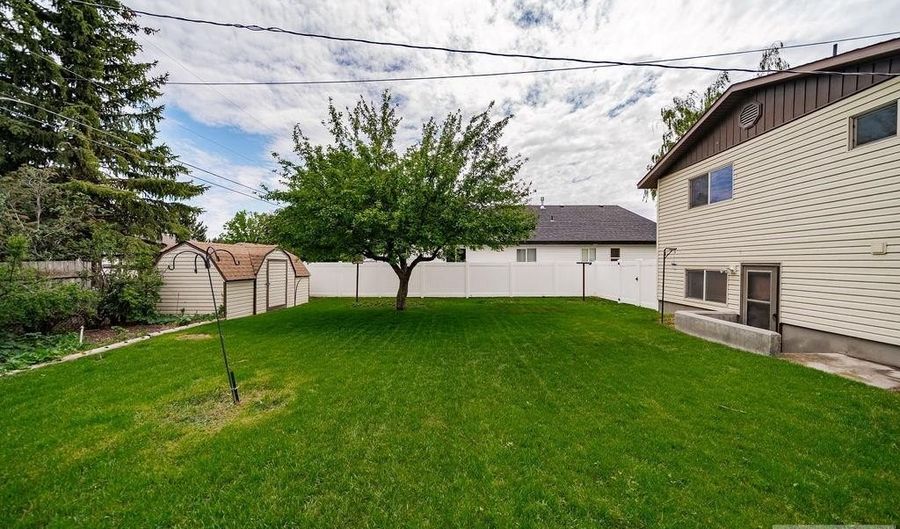 111 Benton St, Blackfoot, ID 83221 - 5 Beds, 2 Bath