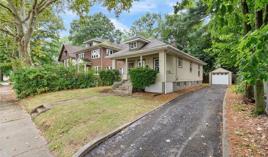 602 Blaine Ave, Akron, OH 44310 - 2 Beds, 2 Bath