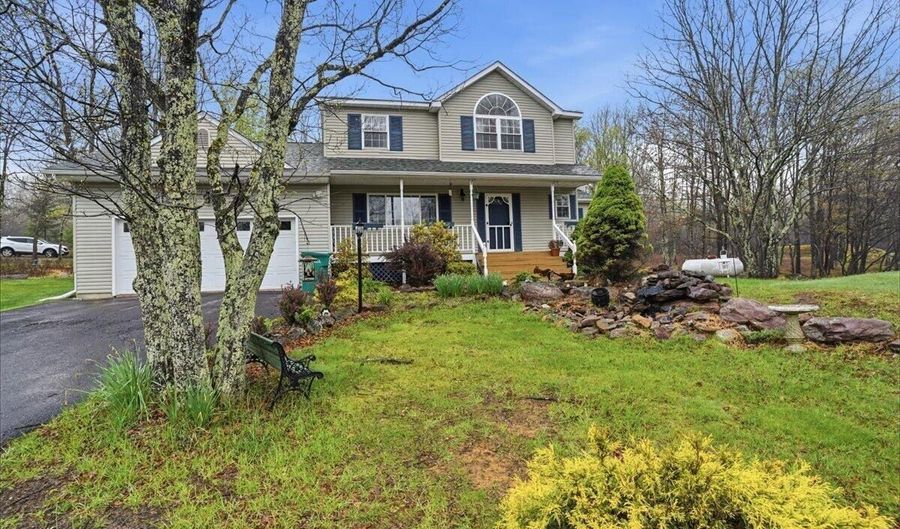 10 Farmer Ct, Albrightsville, PA 18210 - 3 Beds, 2 Bath