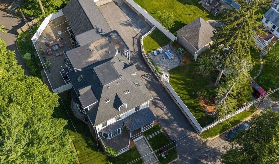72 Walnut St 1, Arlington, MA 02476 - 5 Beds, 5 Bath