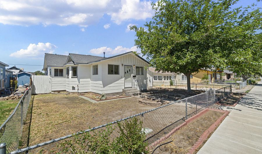 588 Humboldt St, Fallon, NV 89406 - 2 Beds, 1 Bath