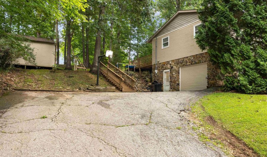 374 Briarwood Ln, Bedford, IN 47421 - 4 Beds, 2 Bath