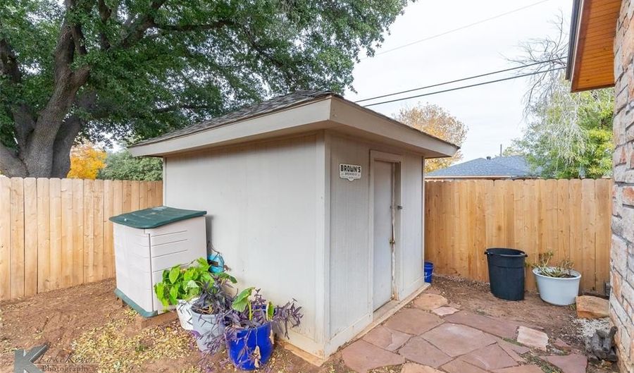 2810 Woodlake Dr, Abilene, TX 79606 - 4 Beds, 3 Bath