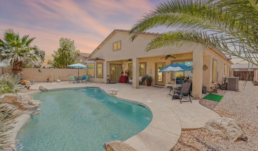 1944 N LORETTA Pl, Casa Grande, AZ 85122 - 5 Beds, 3 Bath