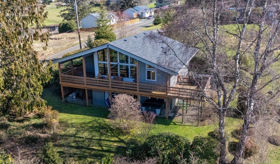 6755 MCCOY Ave, Bay City, OR 97107 - 5 Beds, 3 Bath