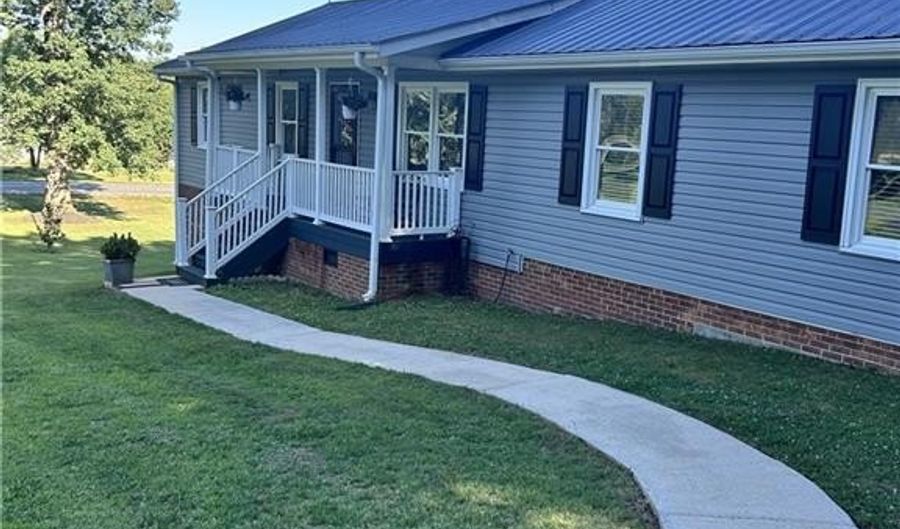 2474 Woodridge Dr, Asheboro, NC 27205 - 3 Beds, 2 Bath