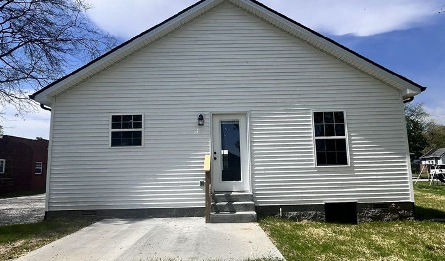 110 Pearl St, Auburn, KY 42206 - 2 Beds, 4 Bath