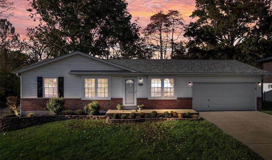 782 Sur Vista Dr, Arnold, MO 63010 - 3 Beds, 3 Bath