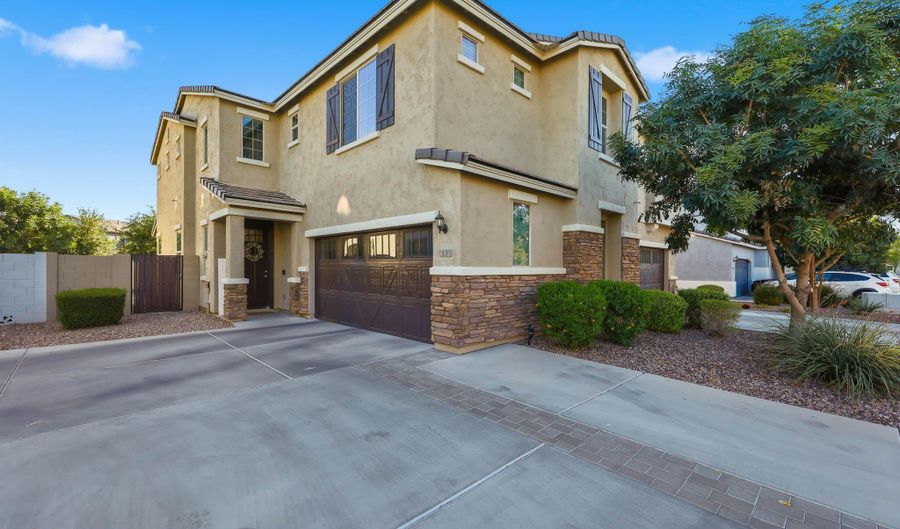 905 S CANAL Dr 13, Chandler, AZ 85225 - 3 Beds, 3 Bath