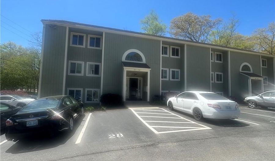 400 New River Rd 111, Lincoln, RI 02838 - 2 Beds, 1 Bath