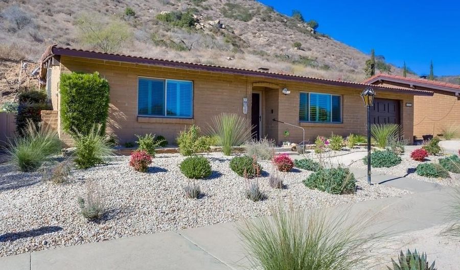3219 Via Altamira, Fallbrook, CA 92028 - 2 Beds, 2 Bath