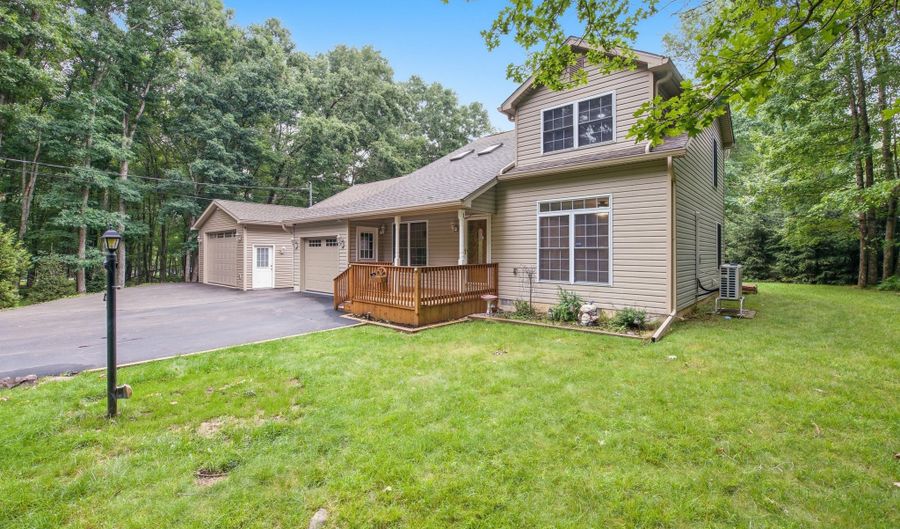 12 Sidney Mews, Albrightsville, PA 18210 - 3 Beds, 2 Bath