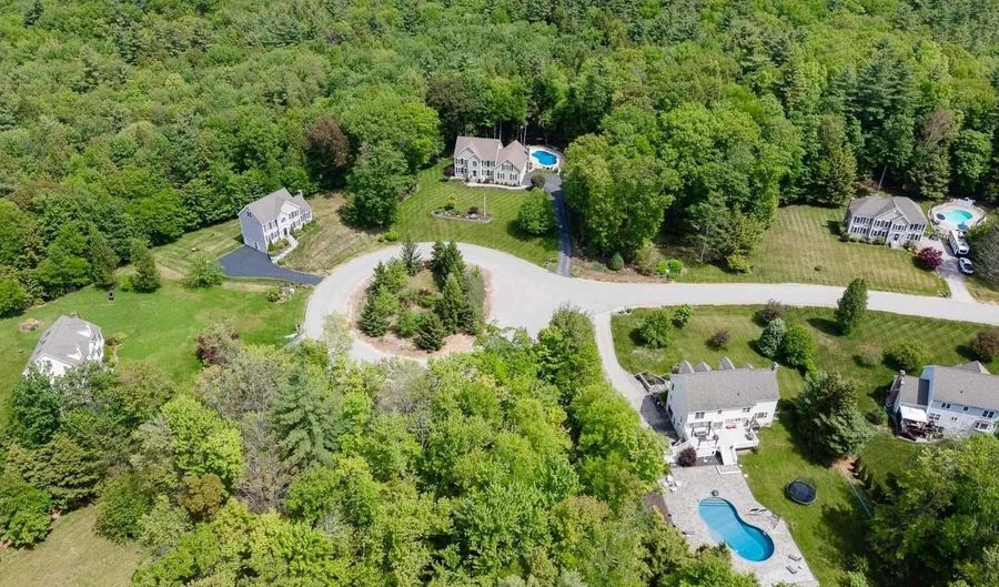 45 Eleanors Way, Brentwood, NH 03833 - 4 Beds, 3 Bath