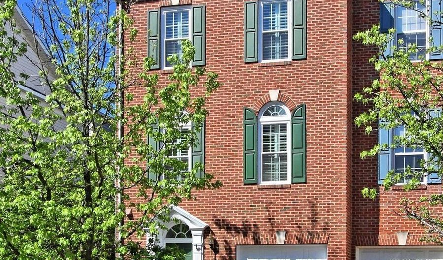 5120 GRIMM Dr, Alexandria, VA 22304 - 3 Beds, 3 Bath
