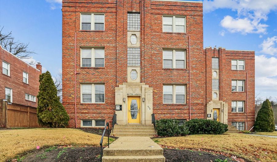 305 WHITTIER St NW 301, Washington, DC 20012 - 1 Beds, 1 Bath